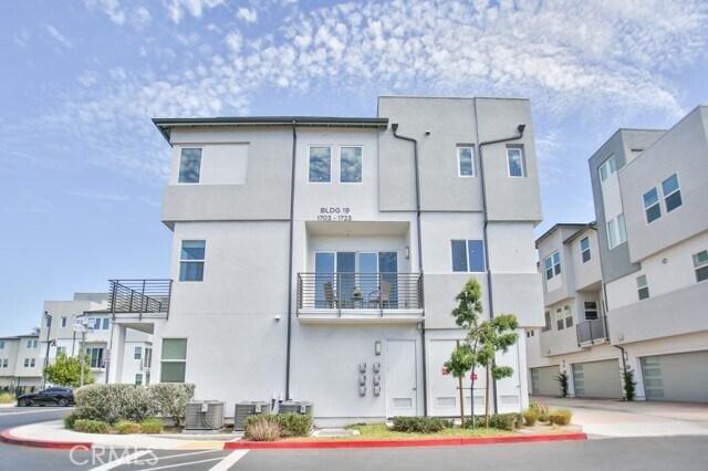 Building Photo - 1703 W Cara Dr
