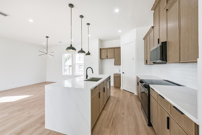 Building Photo - 3810 Ennis St