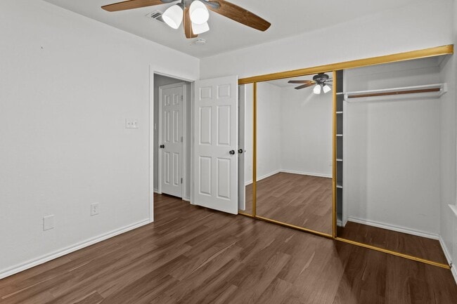 Building Photo - 6505 Towne Park Dr