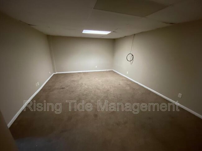 Building Photo - 450 Westchester Dr