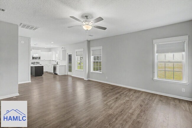 Building Photo - 188 Sunflower Cir NE