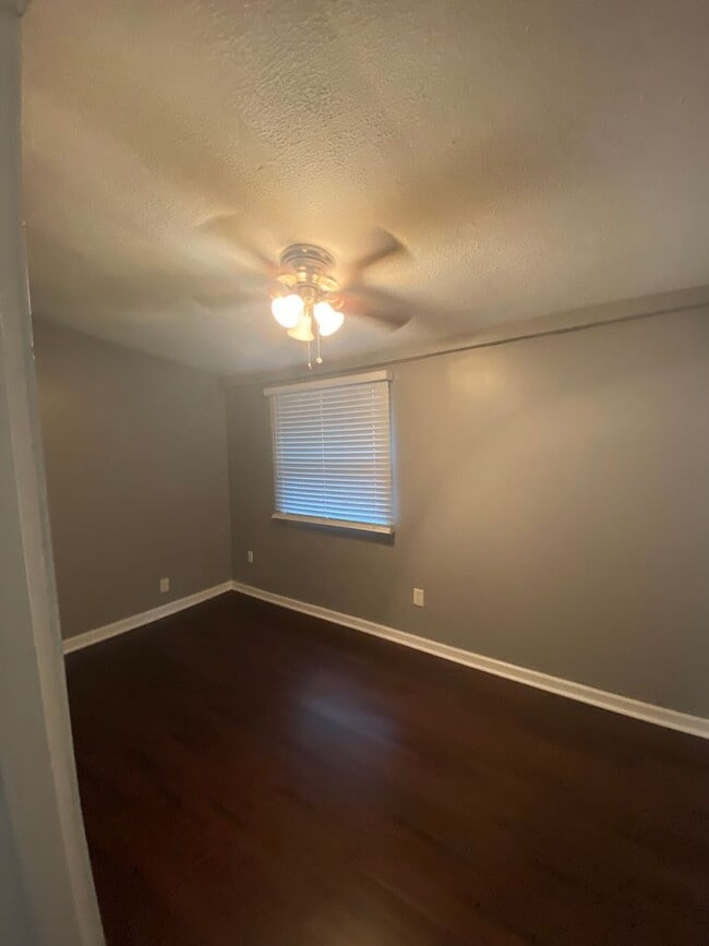 Building Photo - Coming soon to Fountain City!!