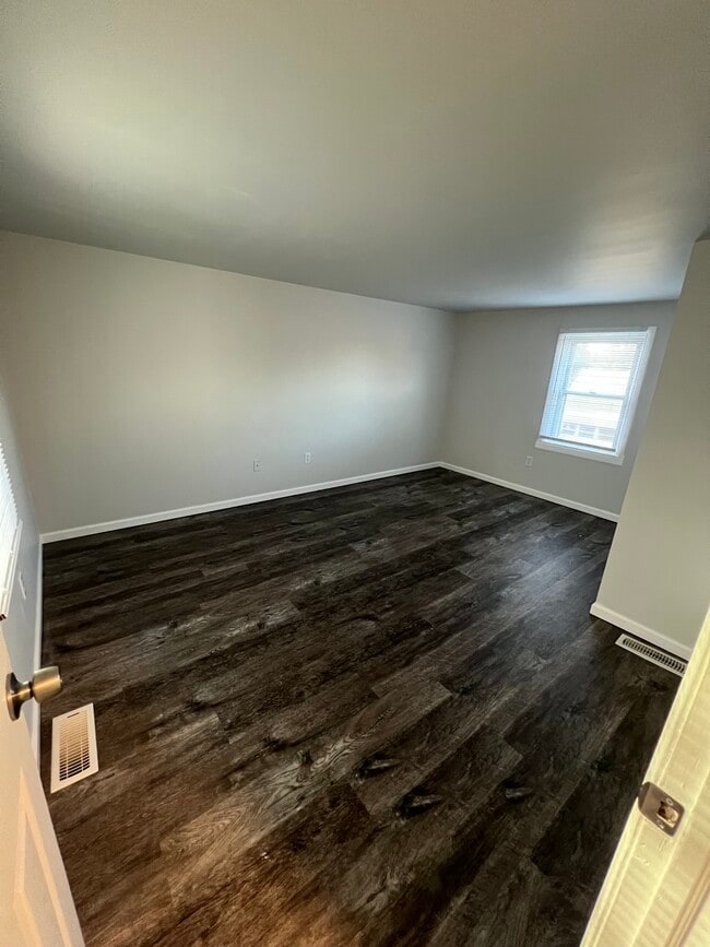 Building Photo - 22 Lockwood St