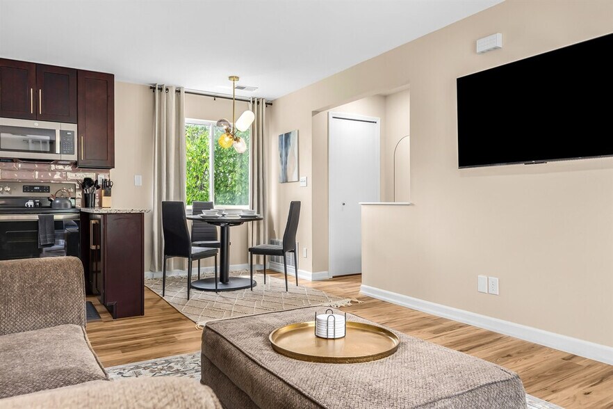 Building Photo - 18443 Sharon Ln