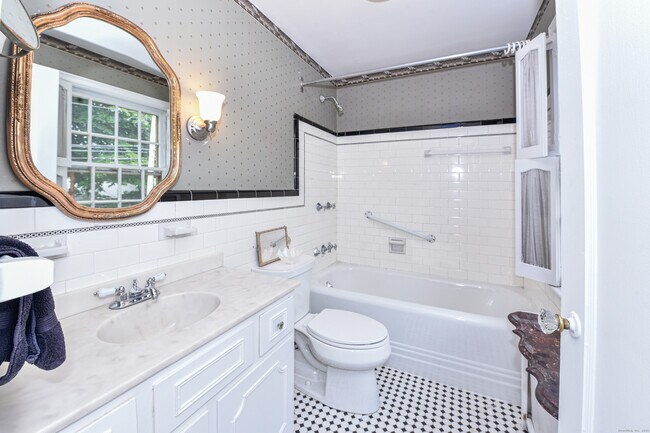 Building Photo - 61 Villa Ave