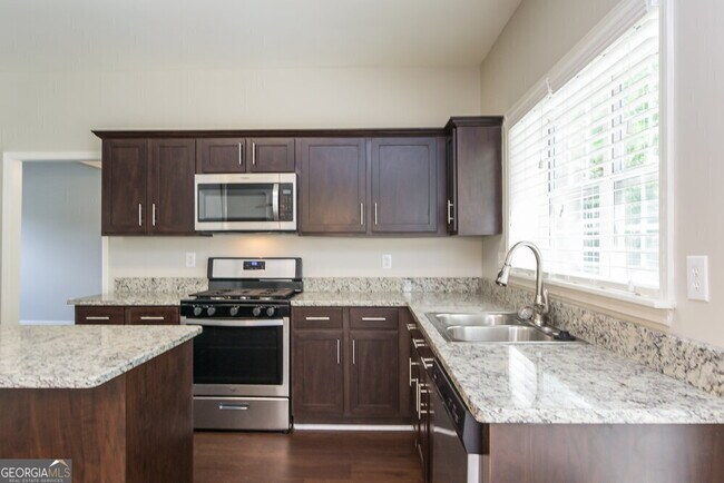 Building Photo - 3304 Spindletop Dr NW