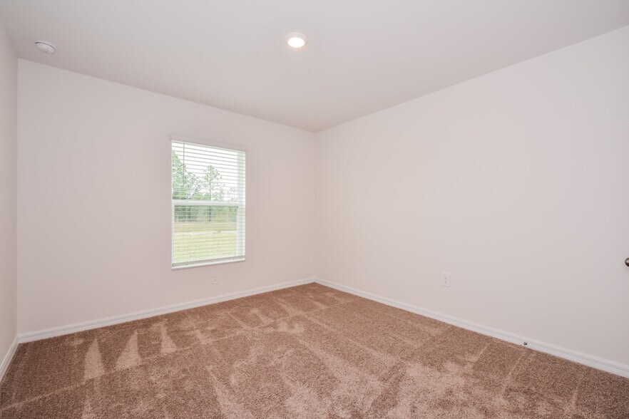 Building Photo - 146 Blackstone Dr