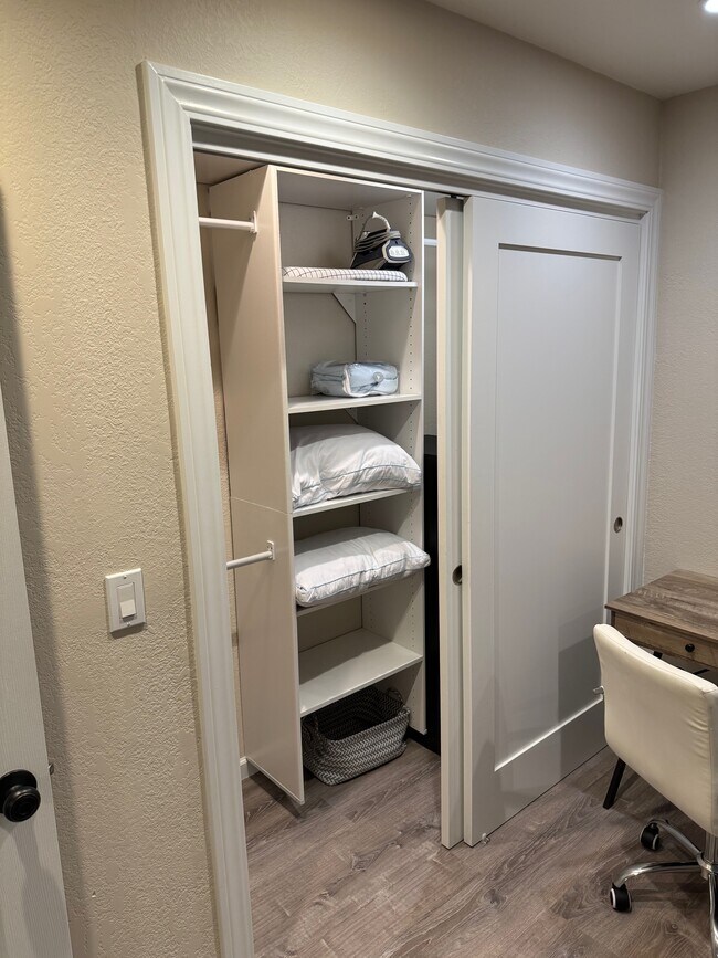 Building Photo - 779 Hamilton Dr