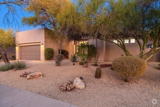 Building Photo - Stunning 2 bed, 2 bath home in the Terravi...