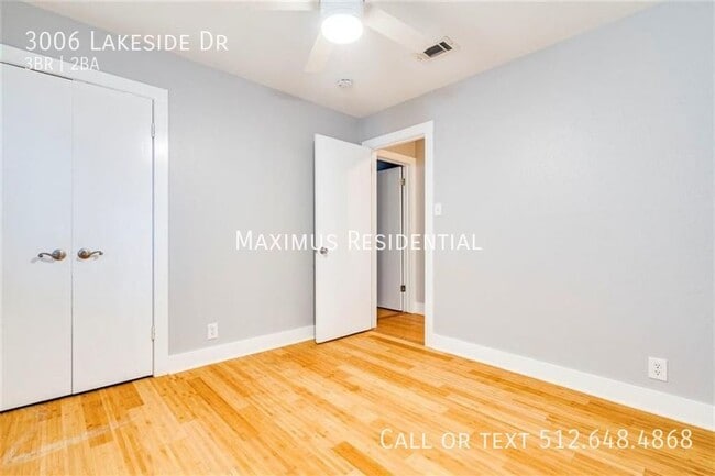 Building Photo - 3006 Lakeside Dr