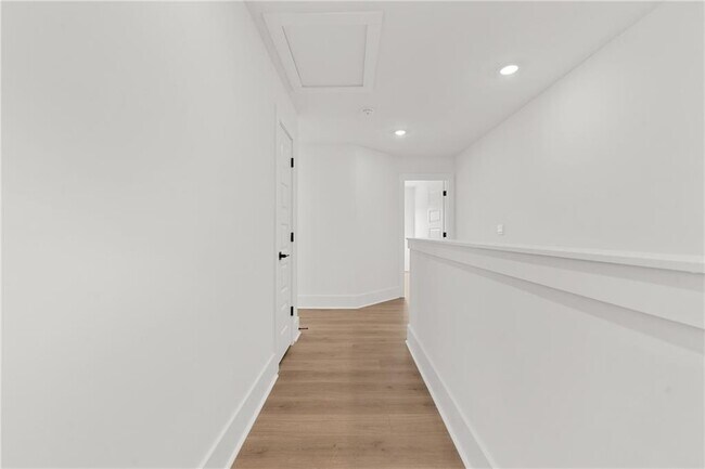 Building Photo - 3575 Overlook Rd NW