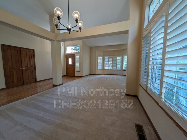Building Photo - 3275 Formby Ln