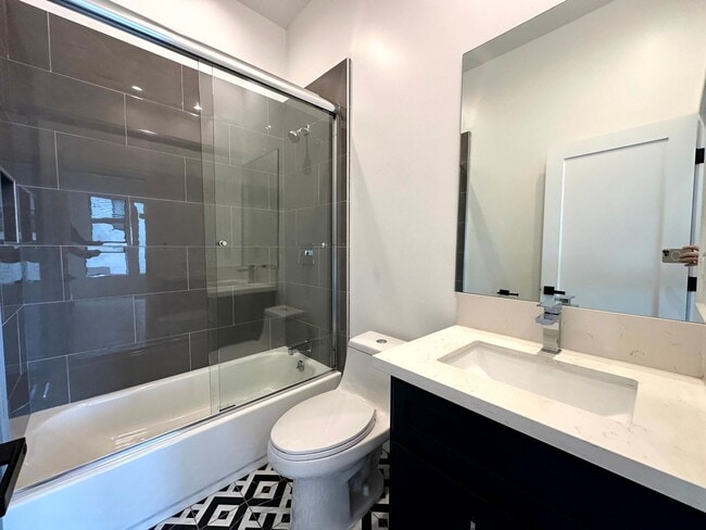 Building Photo - Beautiful Modern Luxury 4 Story Townhome -...