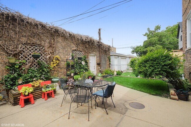 Building Photo - 3744 N Whipple St