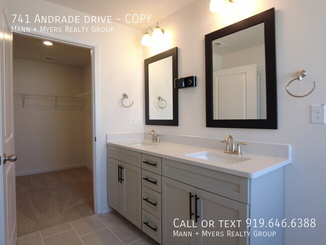 Building Photo - 741 Andrade Dr