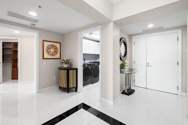 Building Photo - 3610 Gardens Pkwy