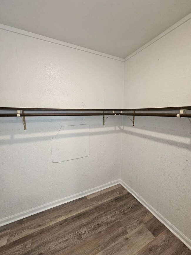 Building Photo - Newly Renovated 2 Bedroom Off Of GumBranch