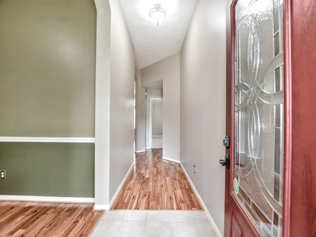 Building Photo - 15118 Red Cedar Cove Ln