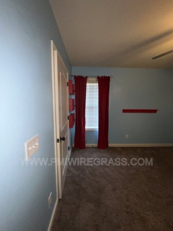 Building Photo - 229 Lace Dr