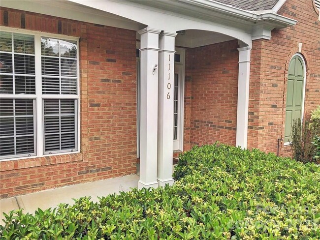 Building Photo - 11106 Knight Castle Dr