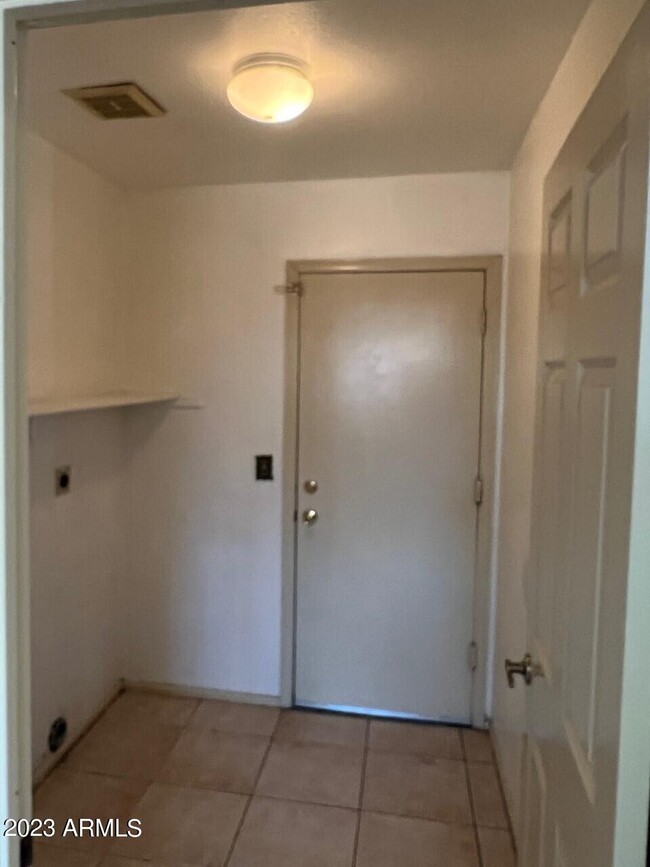 Building Photo - 5733 W Mescal St