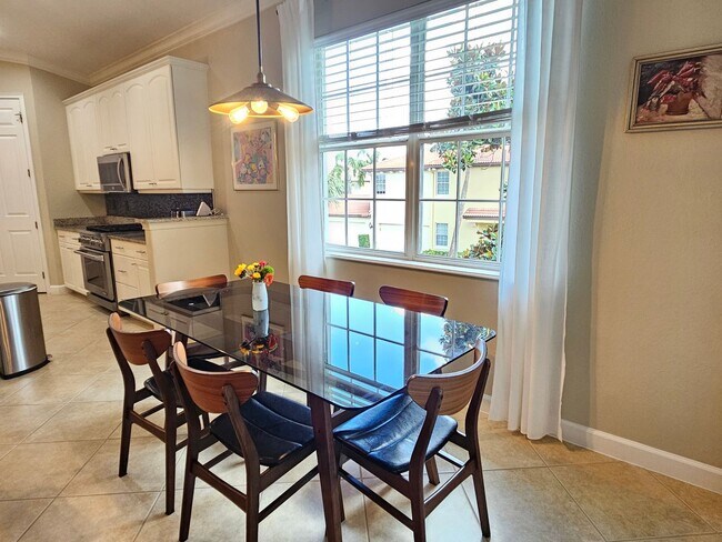 Building Photo - Annual Furnished or Unfurnished 3 Bedroom 2 Bathroom Second Floor Condo in Venetian Golf & River ...