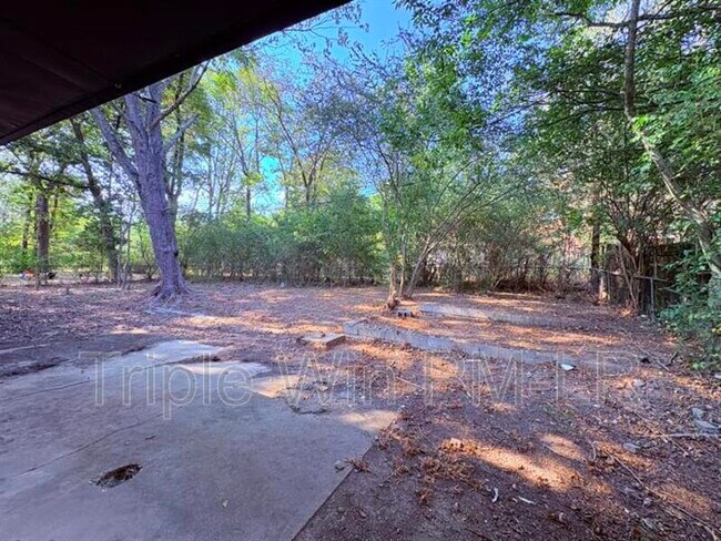 Building Photo - 76 S Meadowcliff Dr