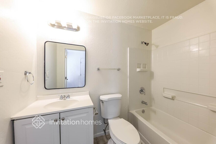 Building Photo - 3507 E Blanche Dr