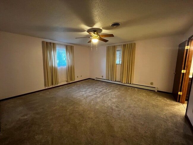 Building Photo - Gorgous Home For Rent In Brush!
