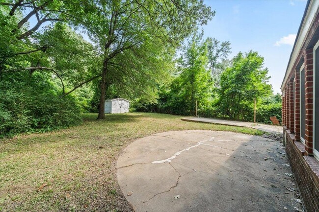 Building Photo - 3360 Berea Rd