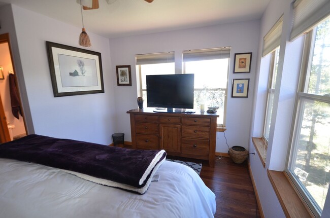 Building Photo - Deed Restricted! 3 bedroom in Monarch Town...