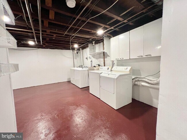 Building Photo - 35 Elberon Ave