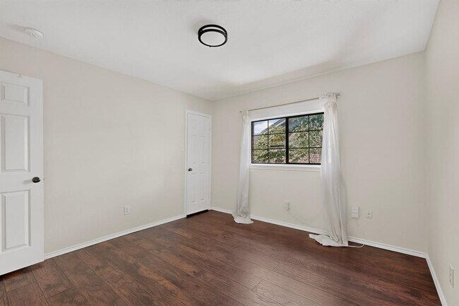 Building Photo - 11517 Chatam Berry Ln