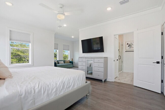 Building Photo - 120 Dune Dr