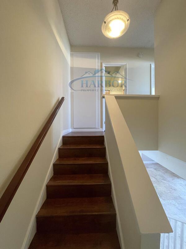 Building Photo - 356 Miraleste Dr