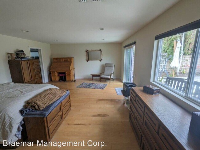 Building Photo - 3 br, 2 bath House - 3963 Greenwood Street