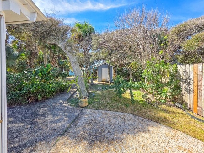 Building Photo - 1340 S Central Ave