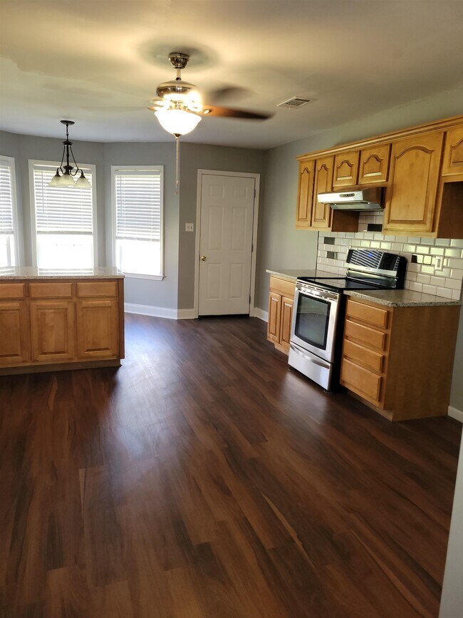 Building Photo - 377 Walker Field Ln