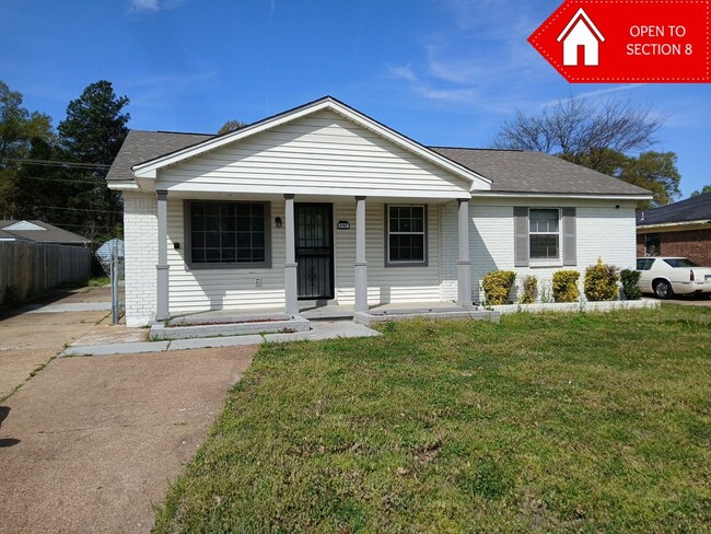 Primary Photo - Newly Renovated Home In Whitehaven - Open ...