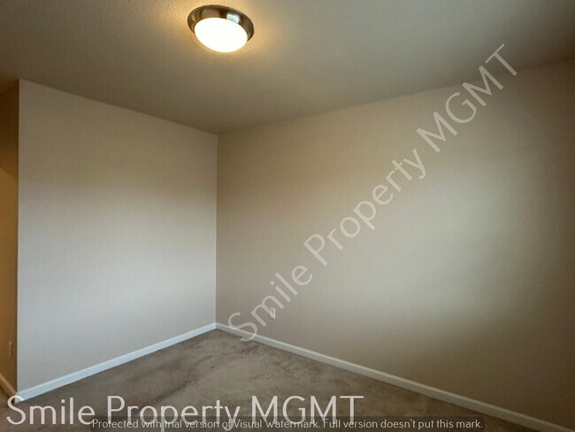 Building Photo - single house