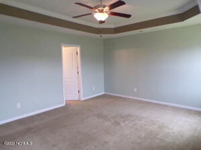 Building Photo - 4 Bedroom 2.5 Bathroom home located in Carolina Subdivision