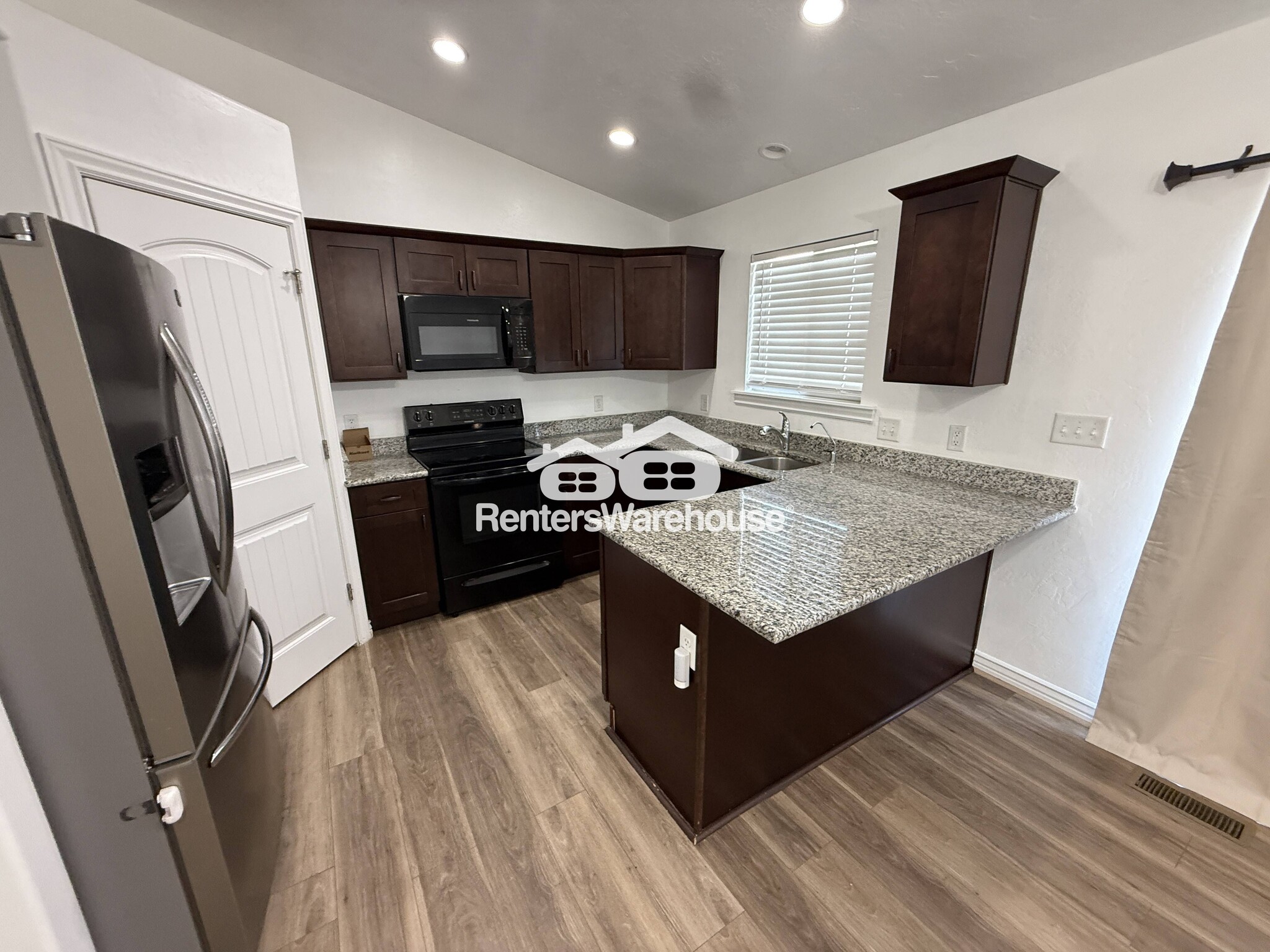 Building Photo - 1347 Skip St