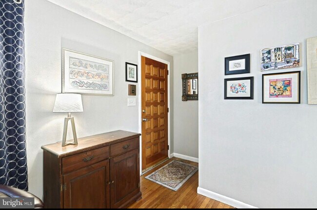 Building Photo - 271 Haybrook Dr