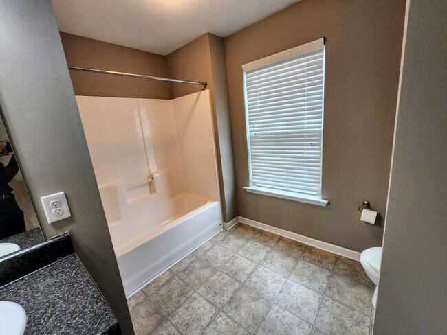 Building Photo - Spacious cul-de-sac home in Grovetown