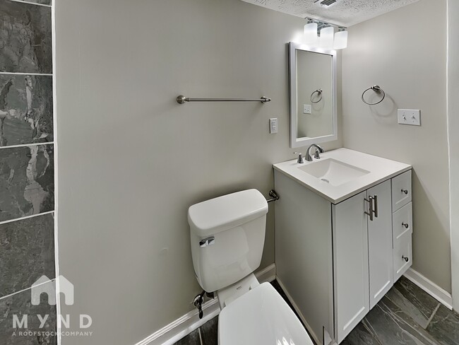 Building Photo - 849 Upwoods Dr
