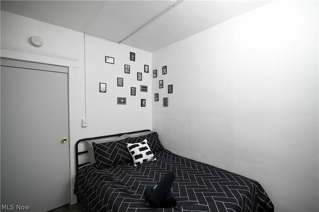 Building Photo - 1856 Lampson Rd