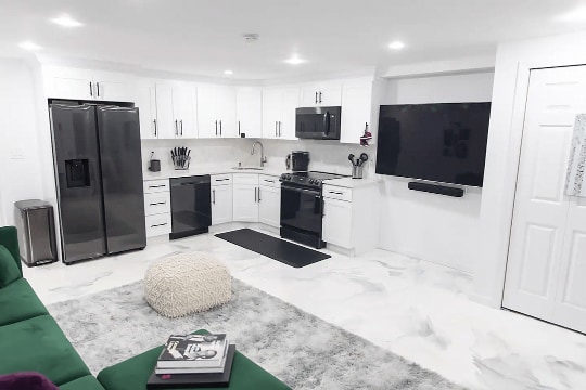 Building Photo - 24 Midwood St