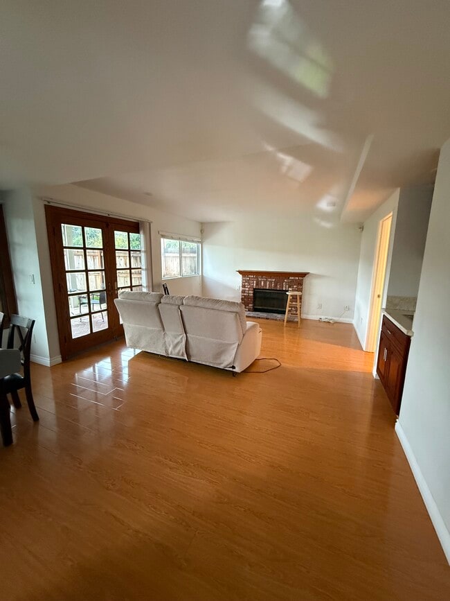 Building Photo - 2466 Robert Rd