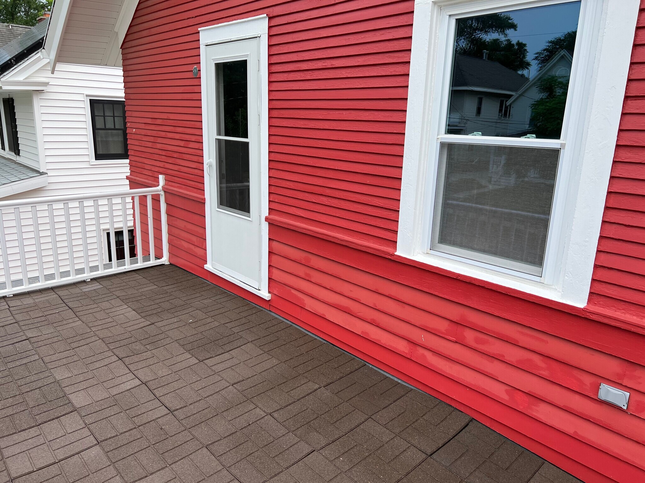 Balcony - 1124 Emerald St