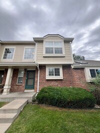 Building Photo - 3 Bedrooms 2.5 Bedroom Townhome in Quail Run Coming Soon!    **Move-In Special**